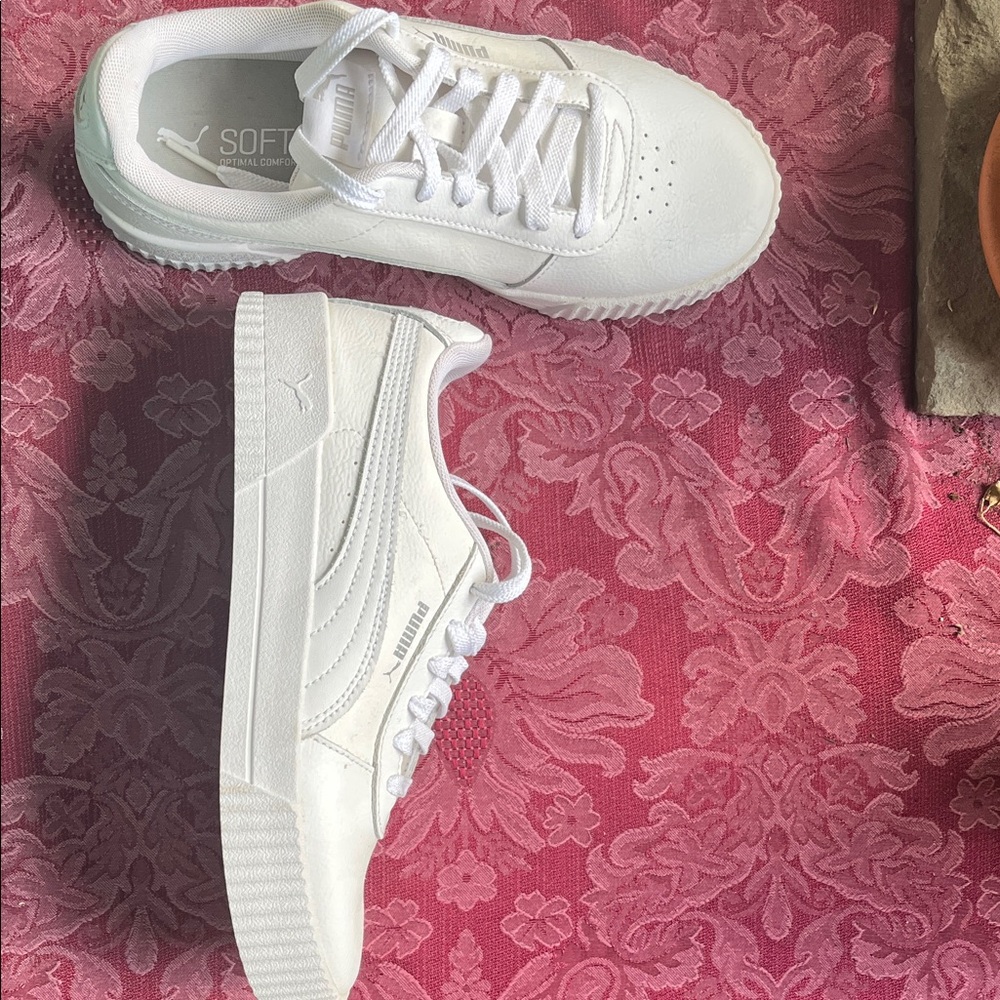 Puma women’s Classic White Sneakers sz 7.5